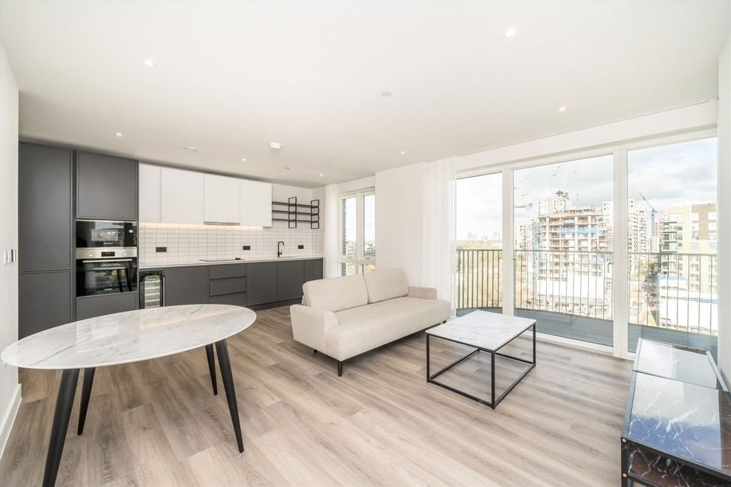 Property photo 2 of 11