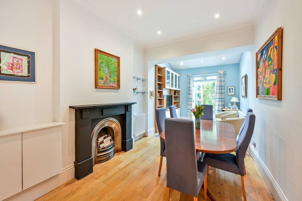 Property photo 2 of 16