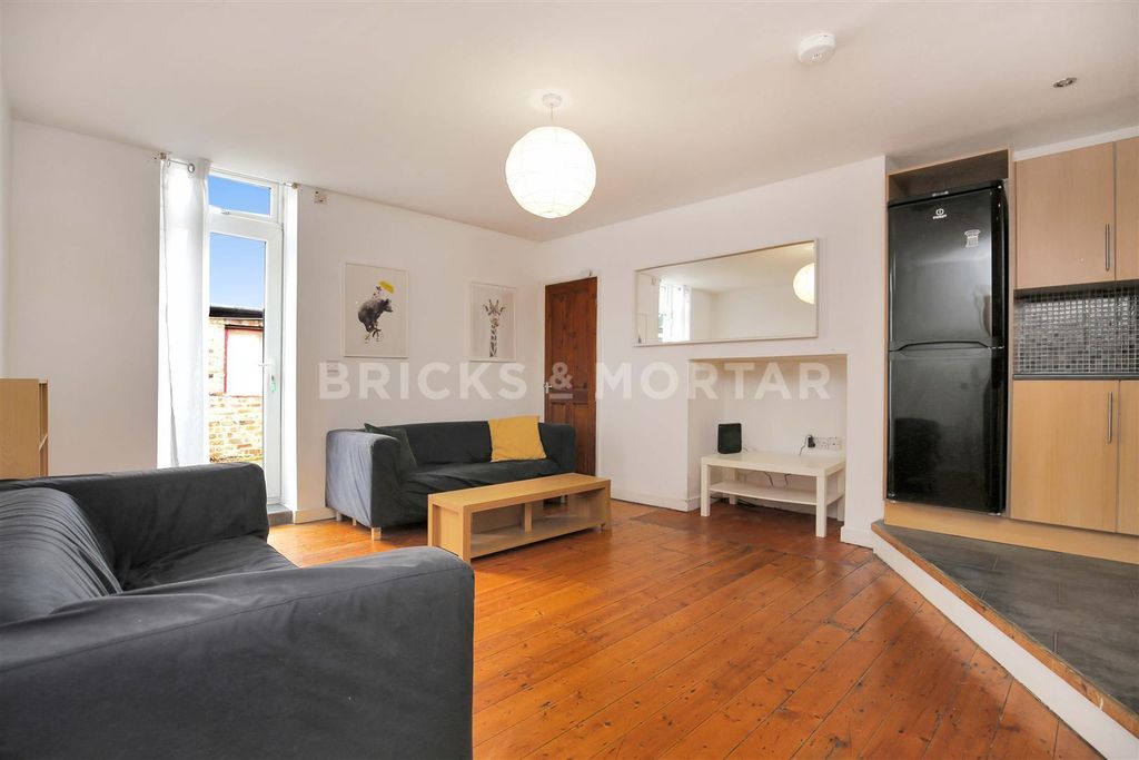 Property photo 3 of 8 3.Jpg