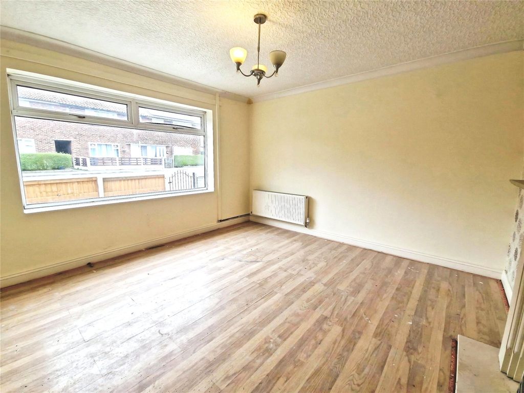 Property photo 2 of 14 Lounge