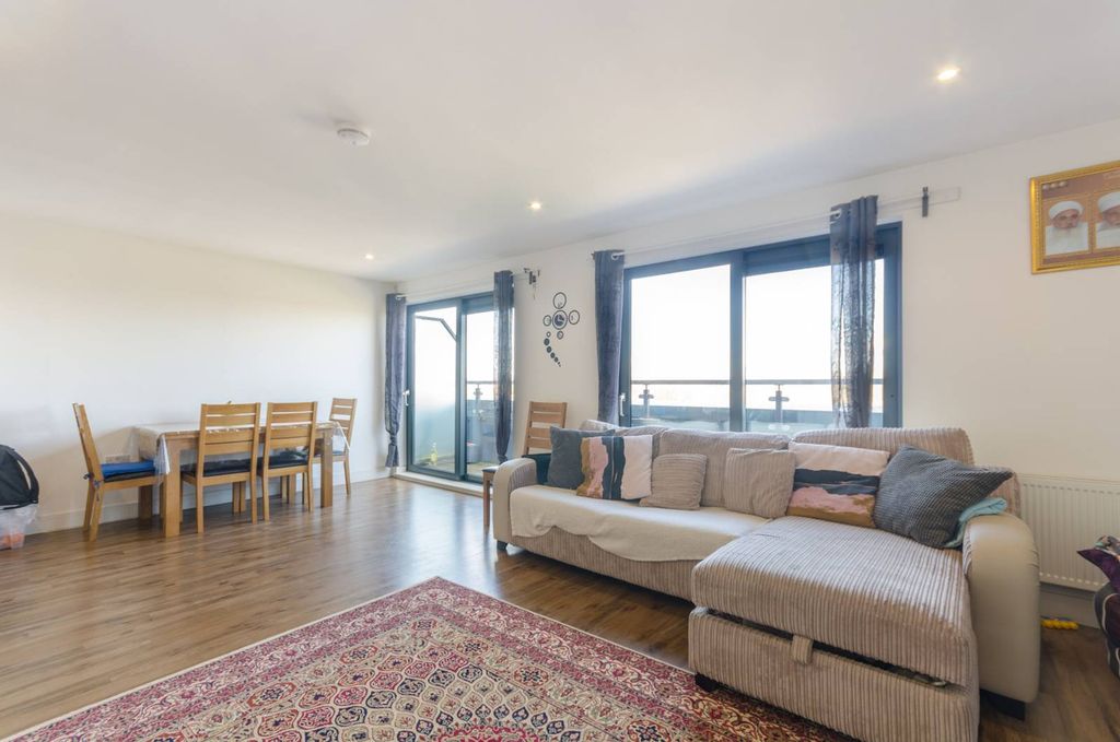 Property photo 2 of 11