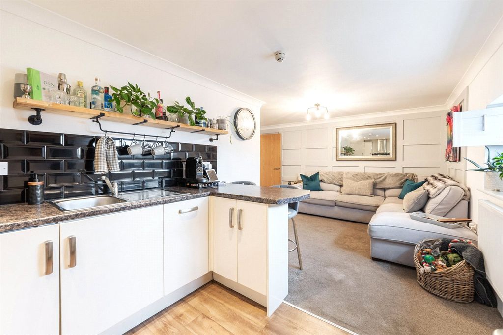 Property photo 2 of 15 Kitchen/Diner