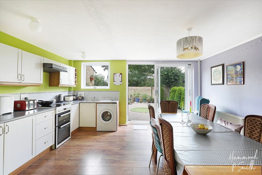 Property photo 2 of 17