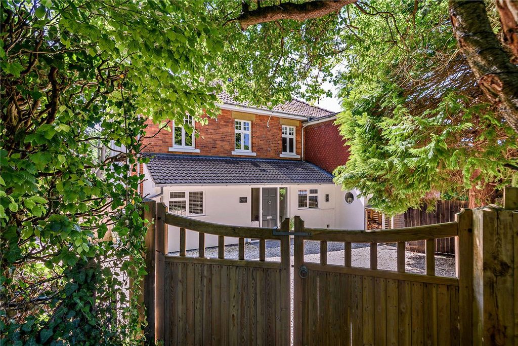 Property photo 1 of 36 Picture No. 23