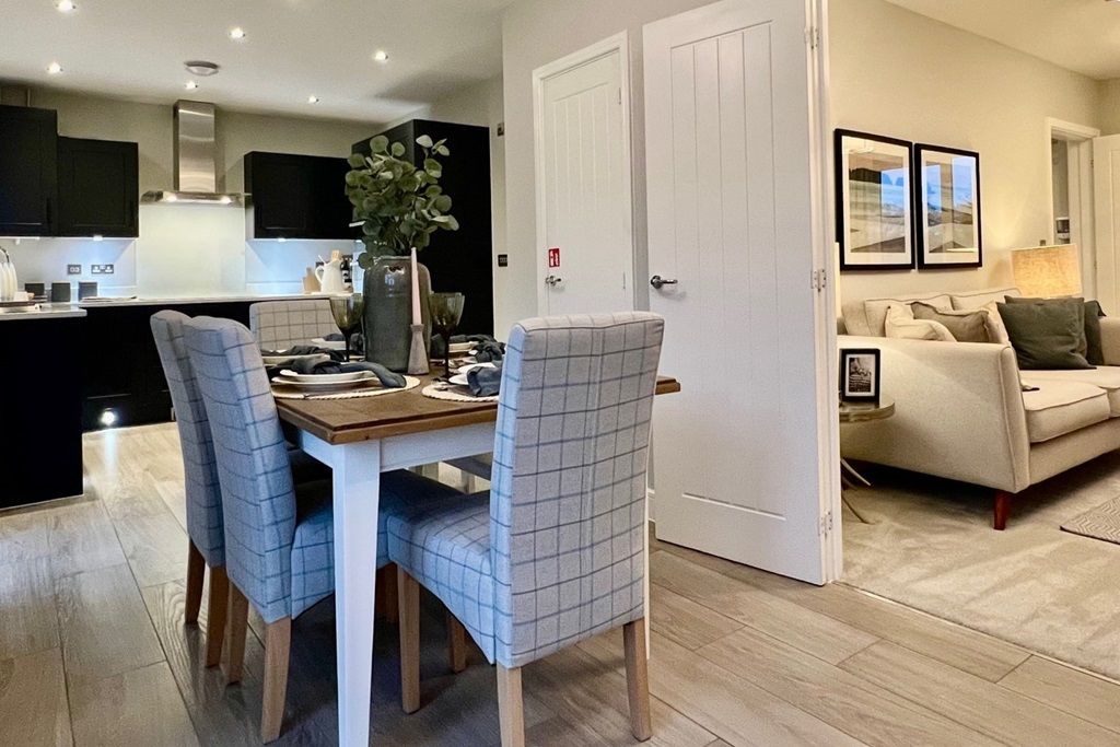 Property photo 3 of 12 Open Plan To Cook And Eat