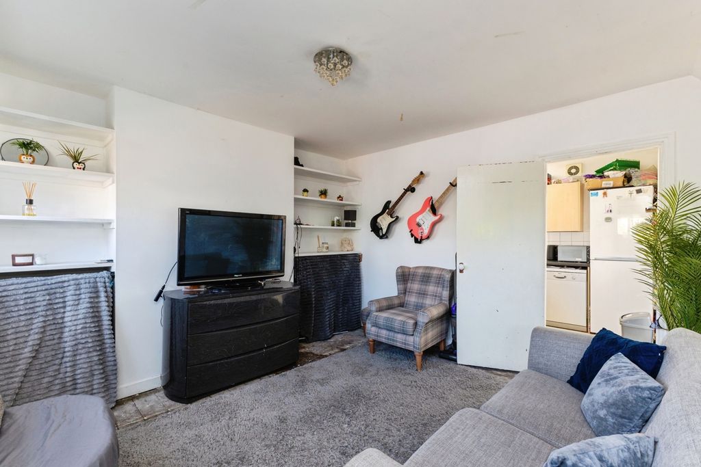 Property photo 2 of 16 Pbox-Img.Jpg