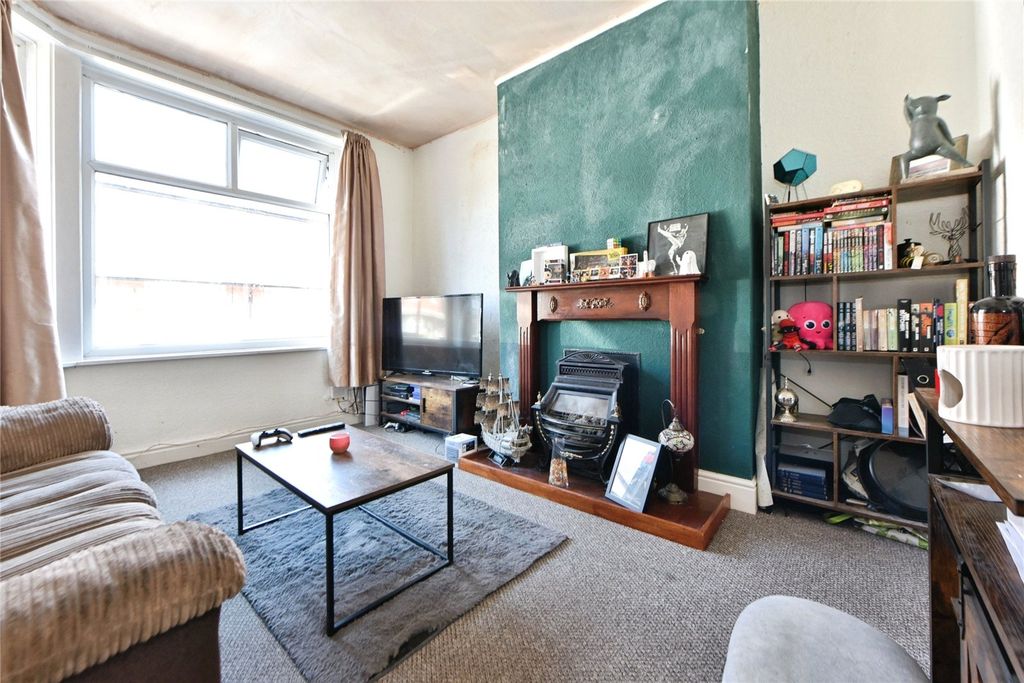 Property photo 2 of 19 Picture No. 22