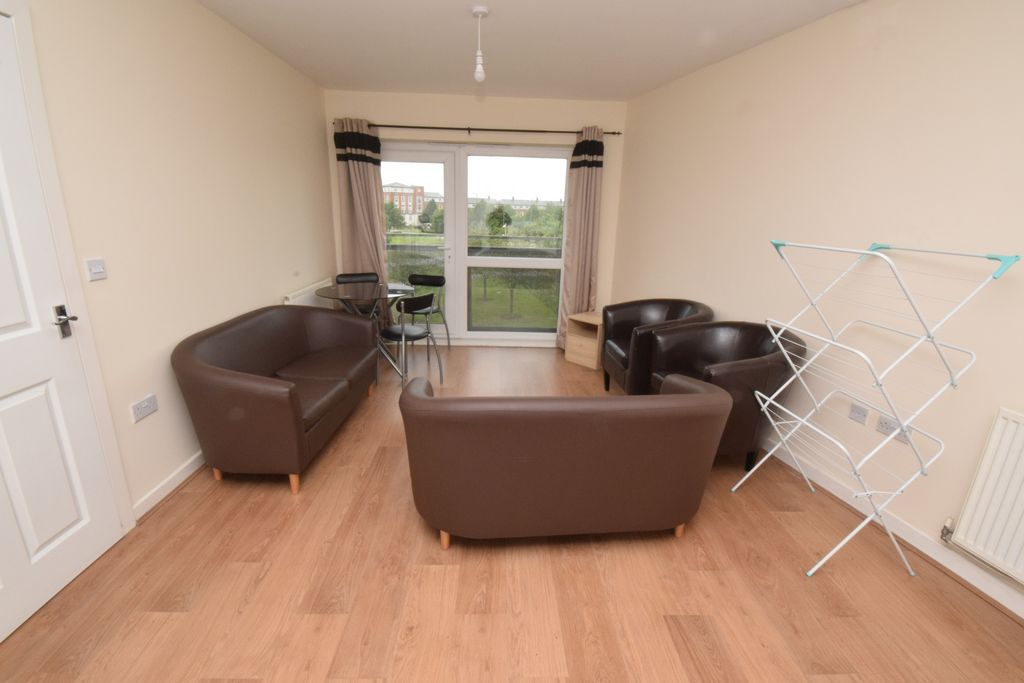 Property photo 3 of 10 Lounge