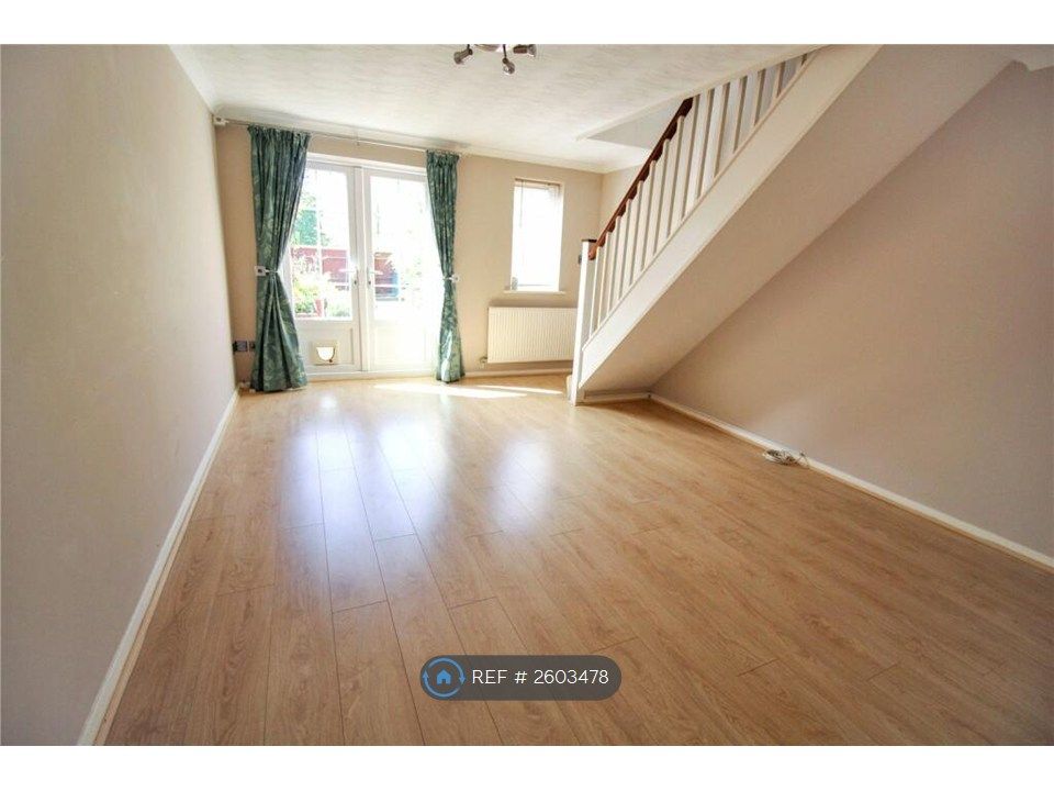 Property photo 2 of 7 Living Room