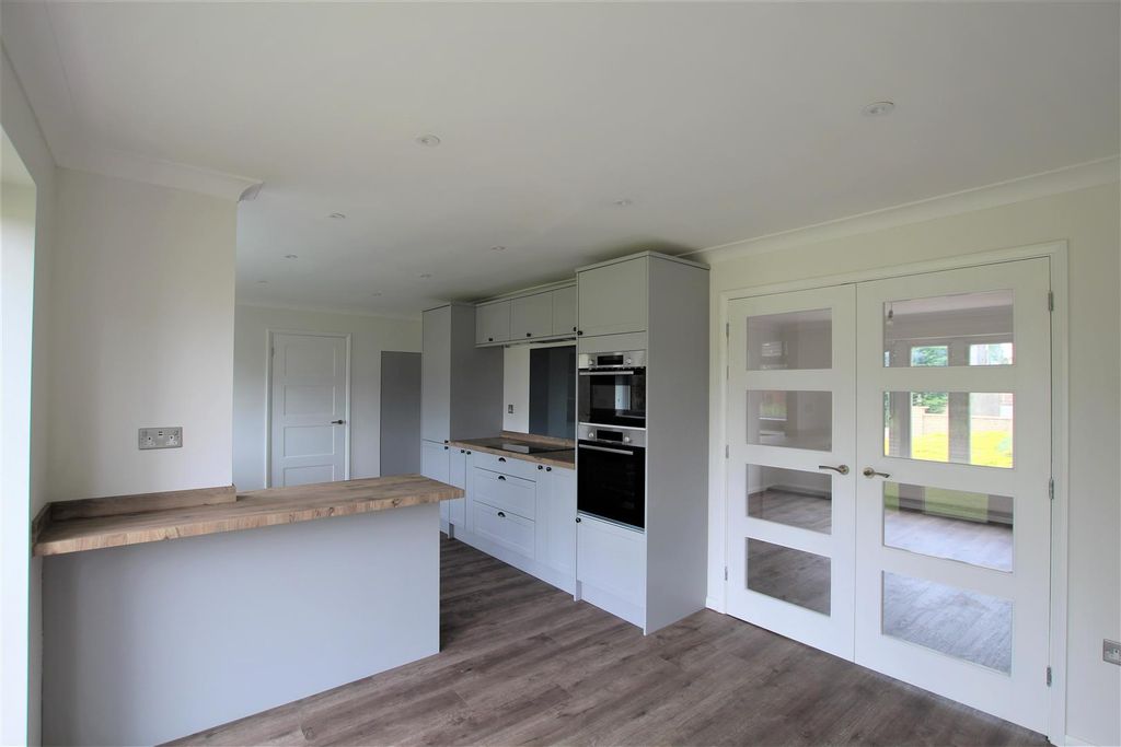 Property photo 2 of 13 Kitchen/Diner