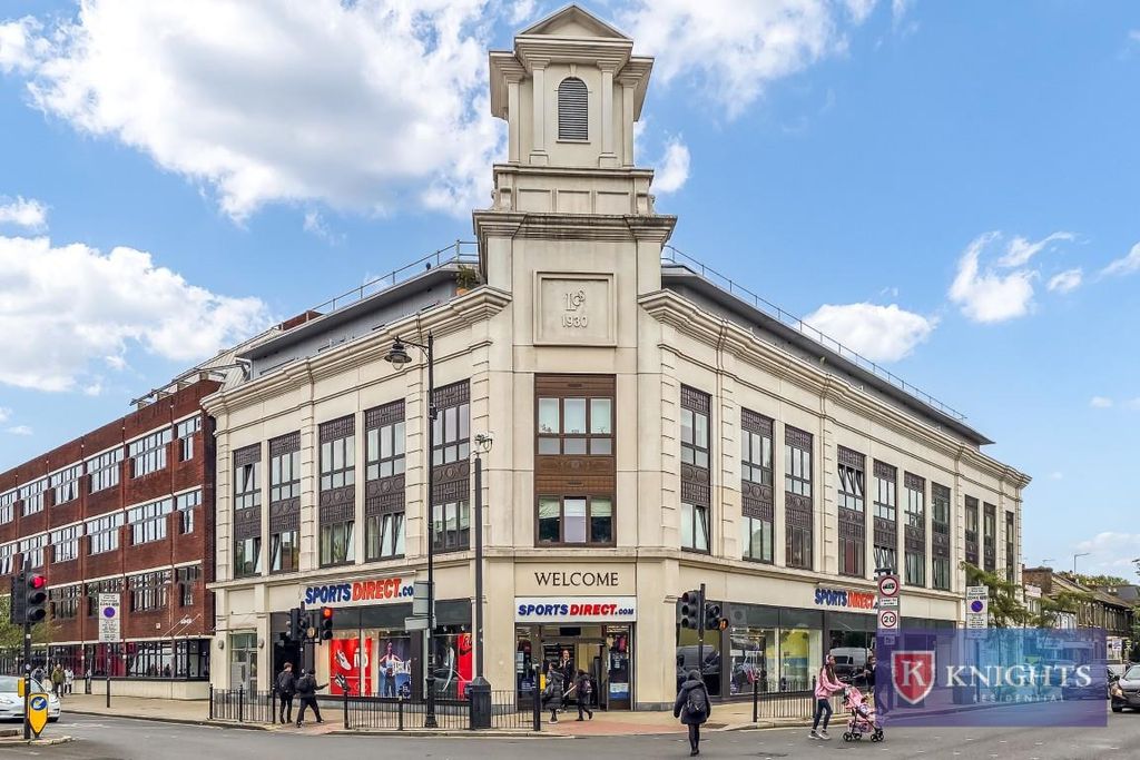 Property photo 1 of 17