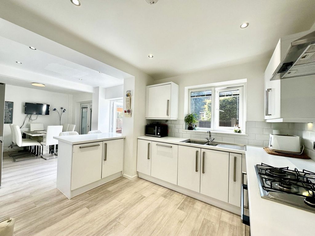 Property photo 2 of 37