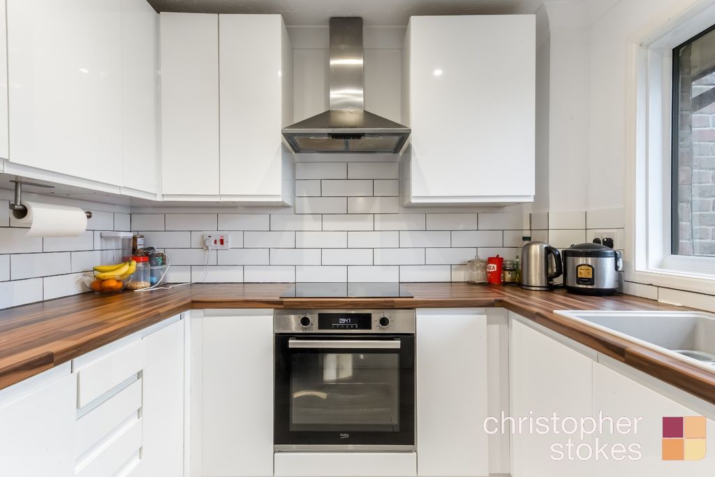 Property photo 3 of 16 3773896