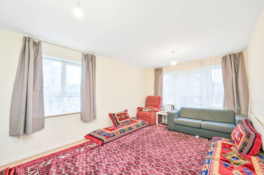 Property photo 1 of 6