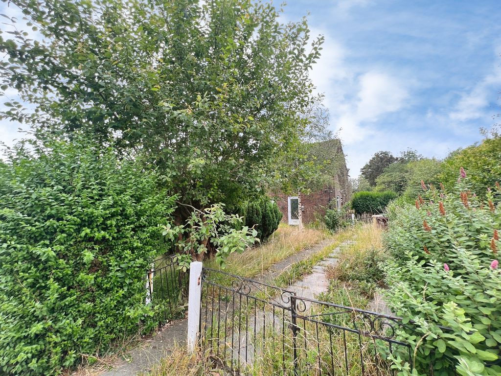 Property photo 1 of 17 External