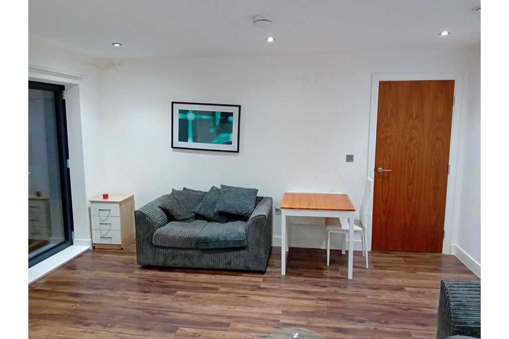 Property photo 2 of 12 Lounge
