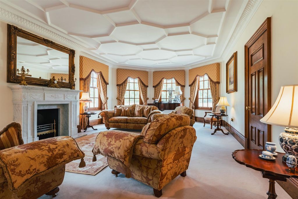 Property photo 3 of 76 Drawing Room
