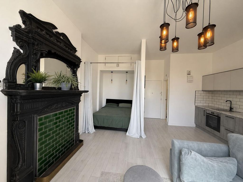 Property photo 2 of 7 Studio