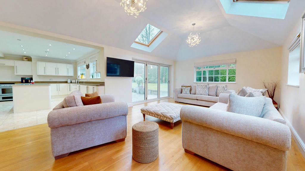 Property photo 3 of 34 4802024