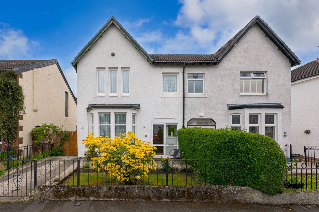 Property photo 2 of 33