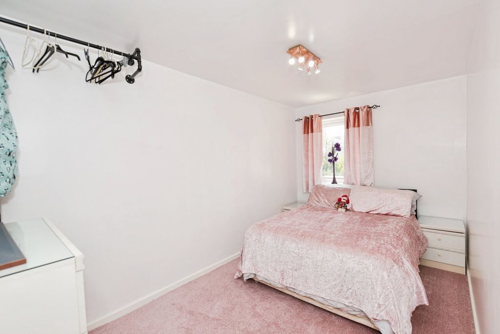 Property photo 3 of 19 Pbox-Img.Jpg