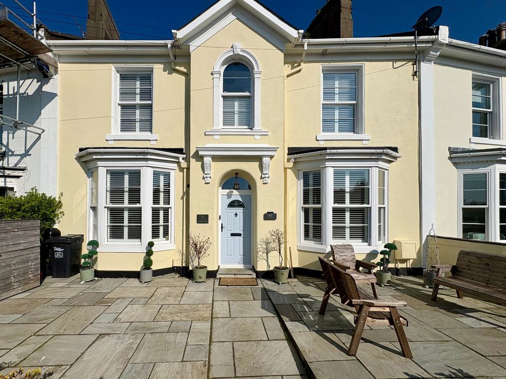 Property photo 1 of 35