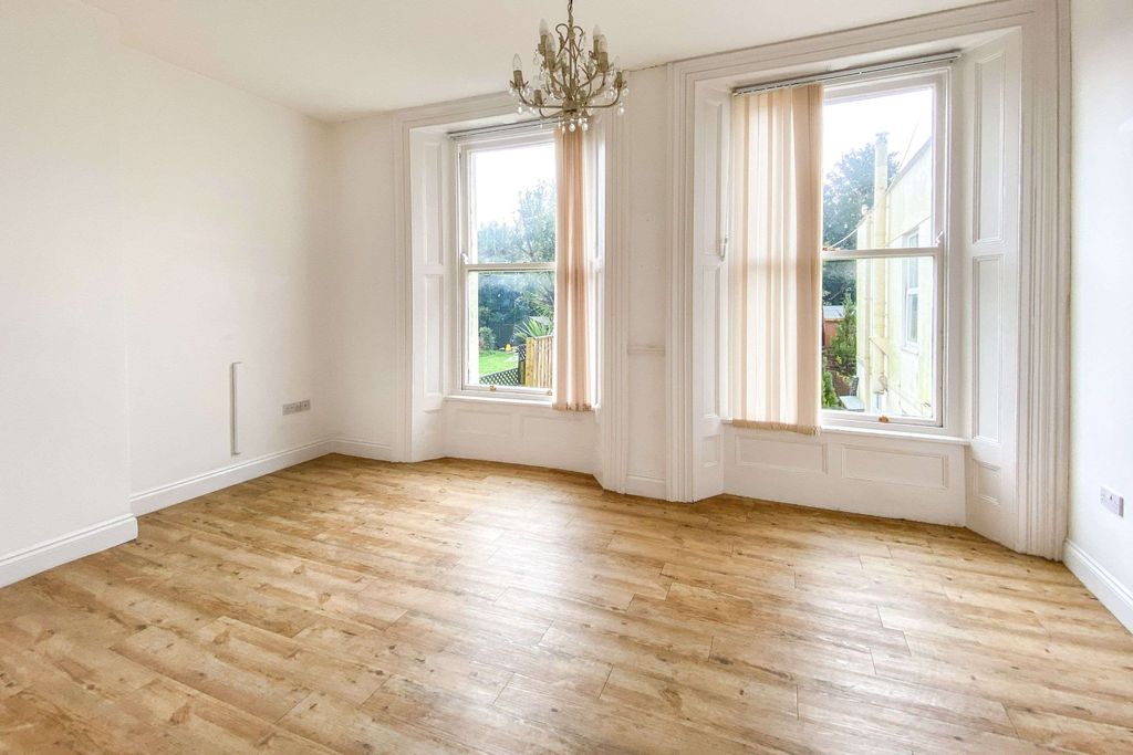 Property photo 2 of 12 Flat 4, 5 Nelson Gardens, Stoke, Plymouth, Pl1 5Rh