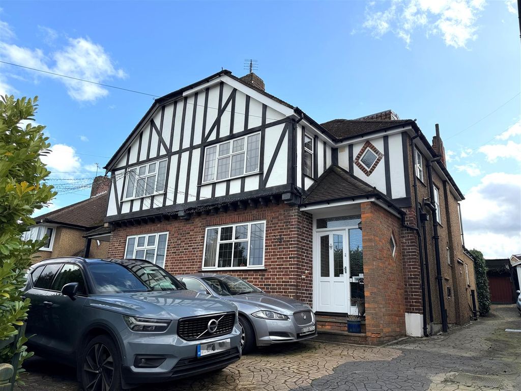 Property photo 1 of 11 Baldwins Lane - Front.Jpg