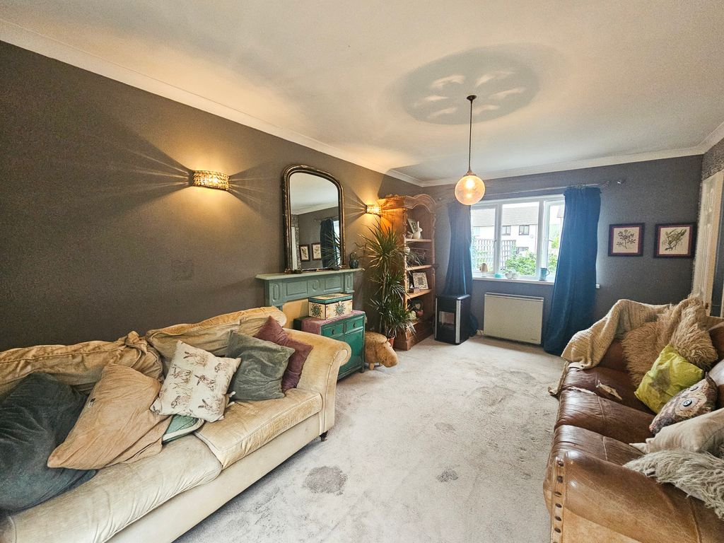 Property photo 3 of 12 5-20250723_135453