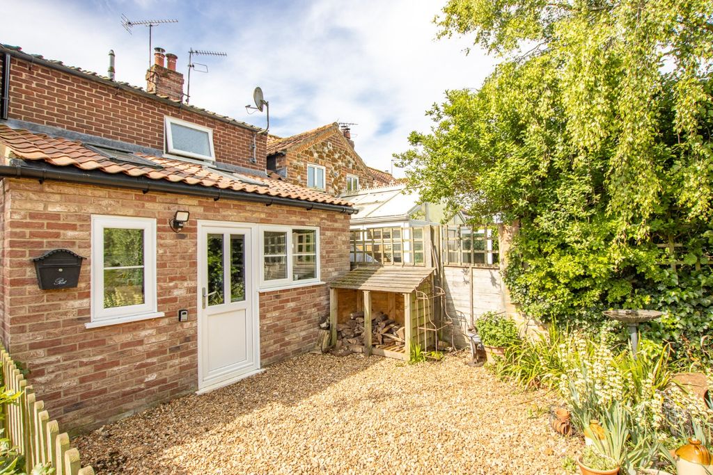 Property photo 2 of 22 4182745