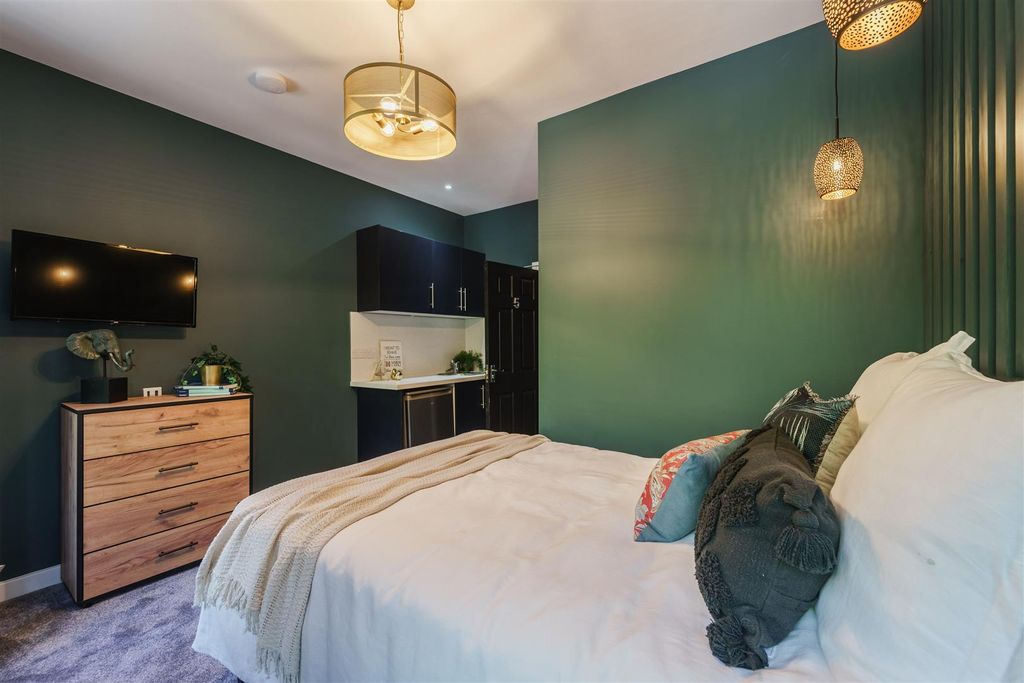 Property photo 2 of 14 022-A7R01542-Hdr.Jpg