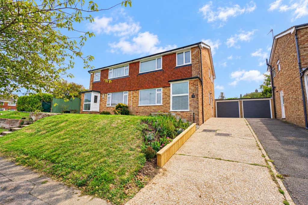 Property photo 1 of 23 E47Cf5Af-Ae93-47c7-8043-861E03Bdd195.Png
