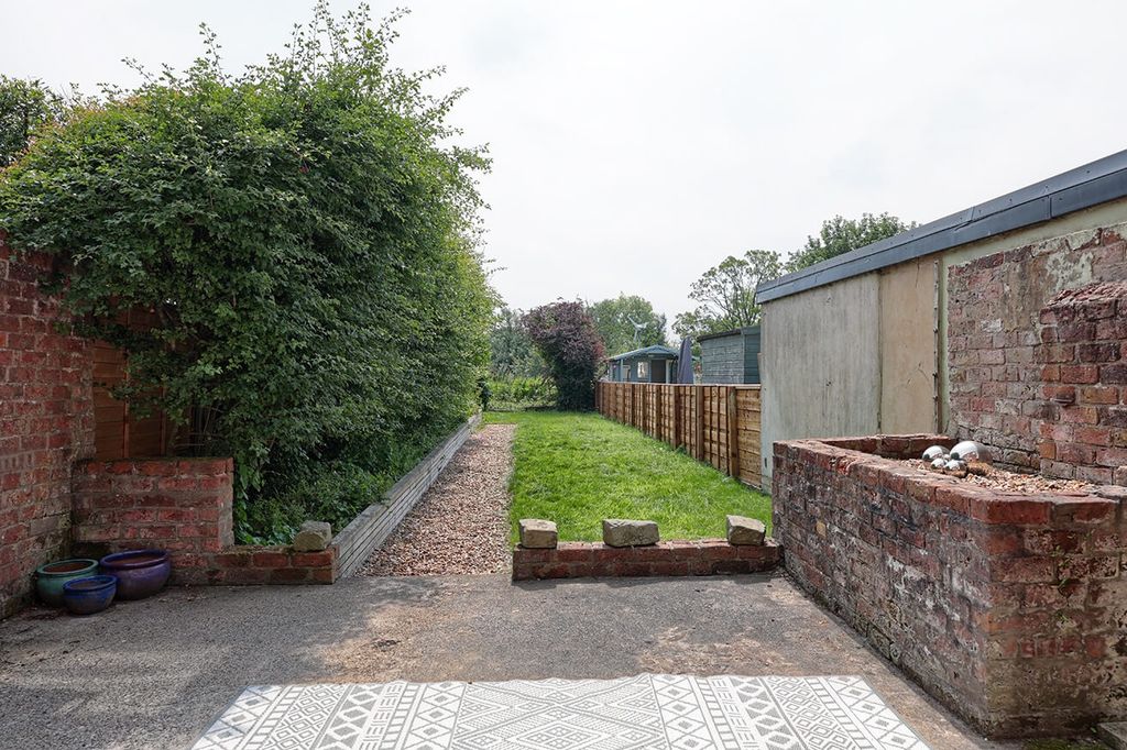 Property photo 3 of 13 4146336