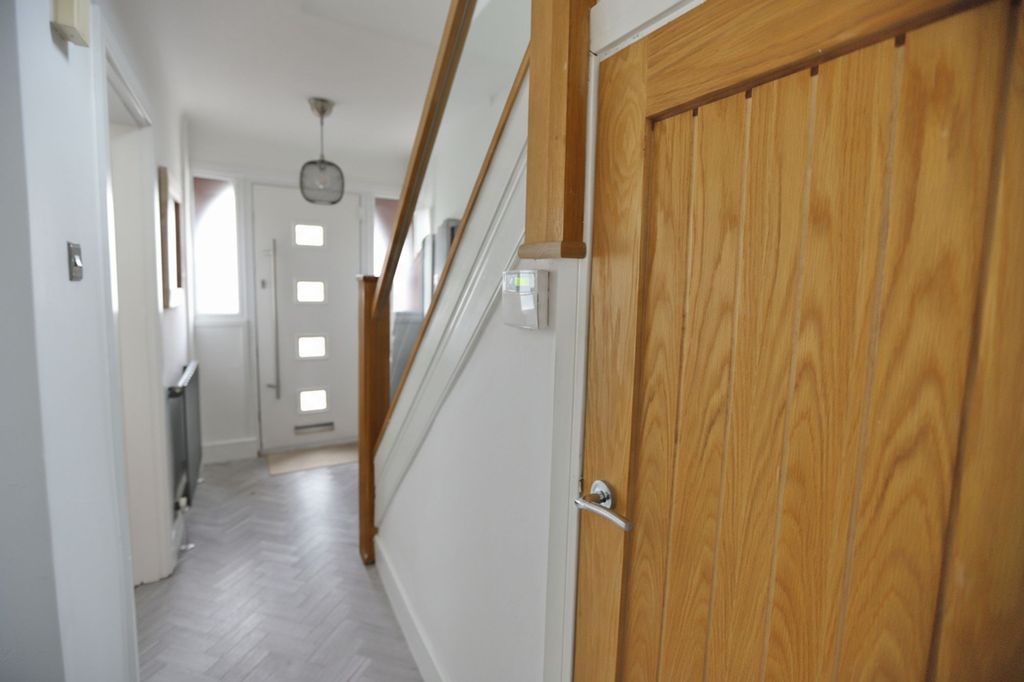 Property photo 2 of 23