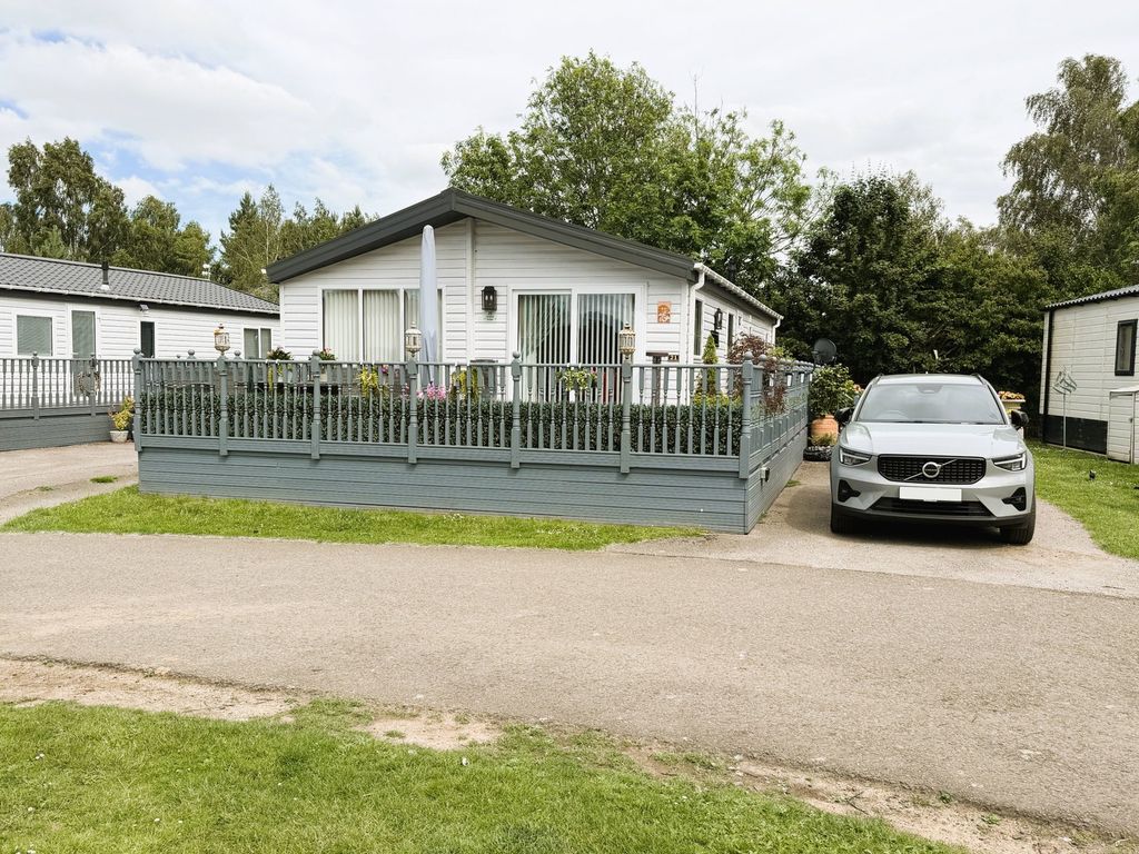 Property photo 1 of 27