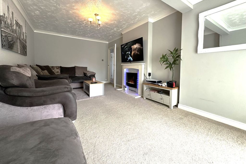 Property photo 2 of 12 Gallery