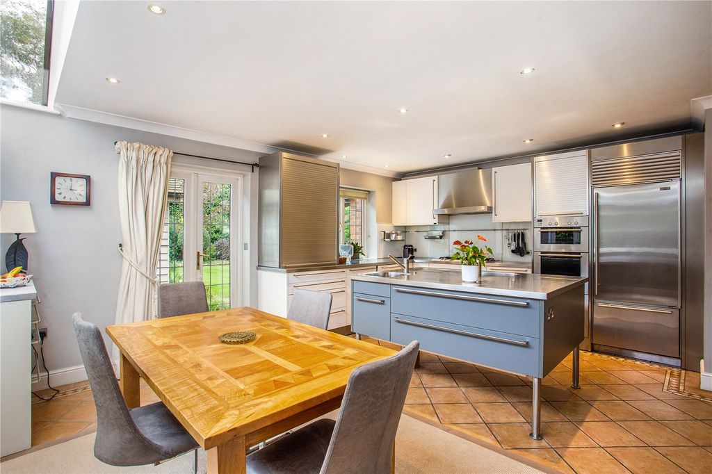 Property photo 2 of 14 Kitchen