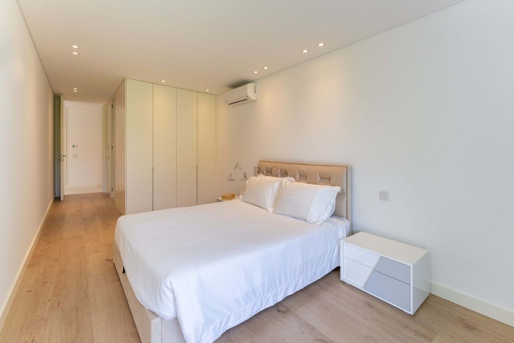 Property photo 3 of 27