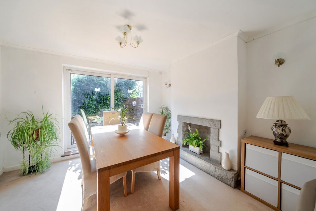 Property photo 3 of 22 1499994-5-6A70Ac6...