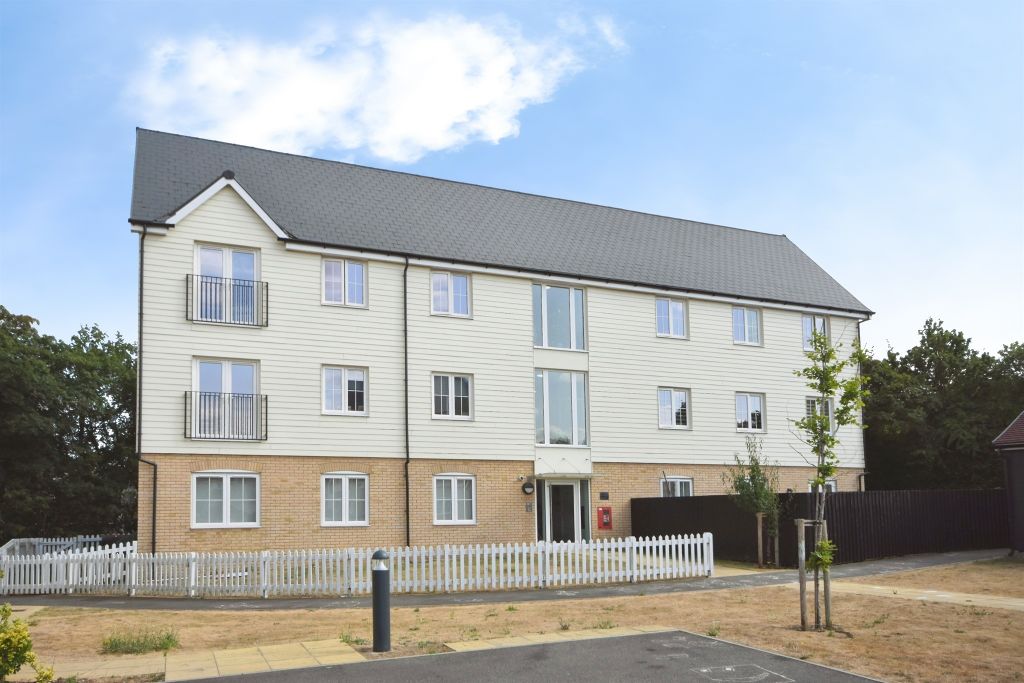 2 bed flat for saleLegg Close, Braintree CM7