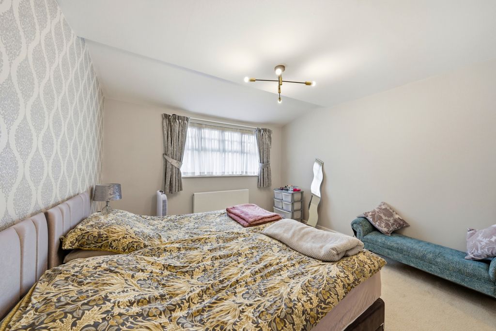 Additional image 35 of 7 bed semi-detached house for saleBroom Lane, Salford M7