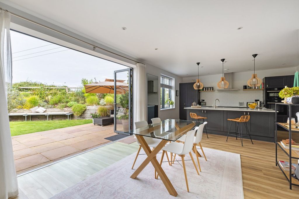 Property photo 3 of 16 Open-Plan Living