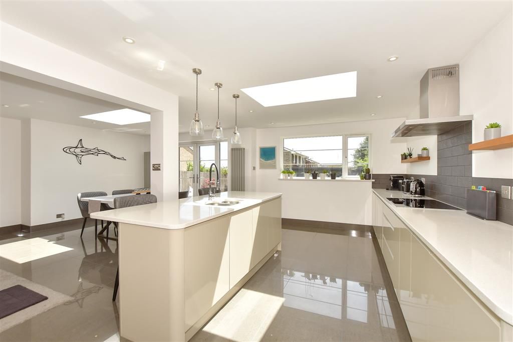 Property photo 1 of 12 Kitchen