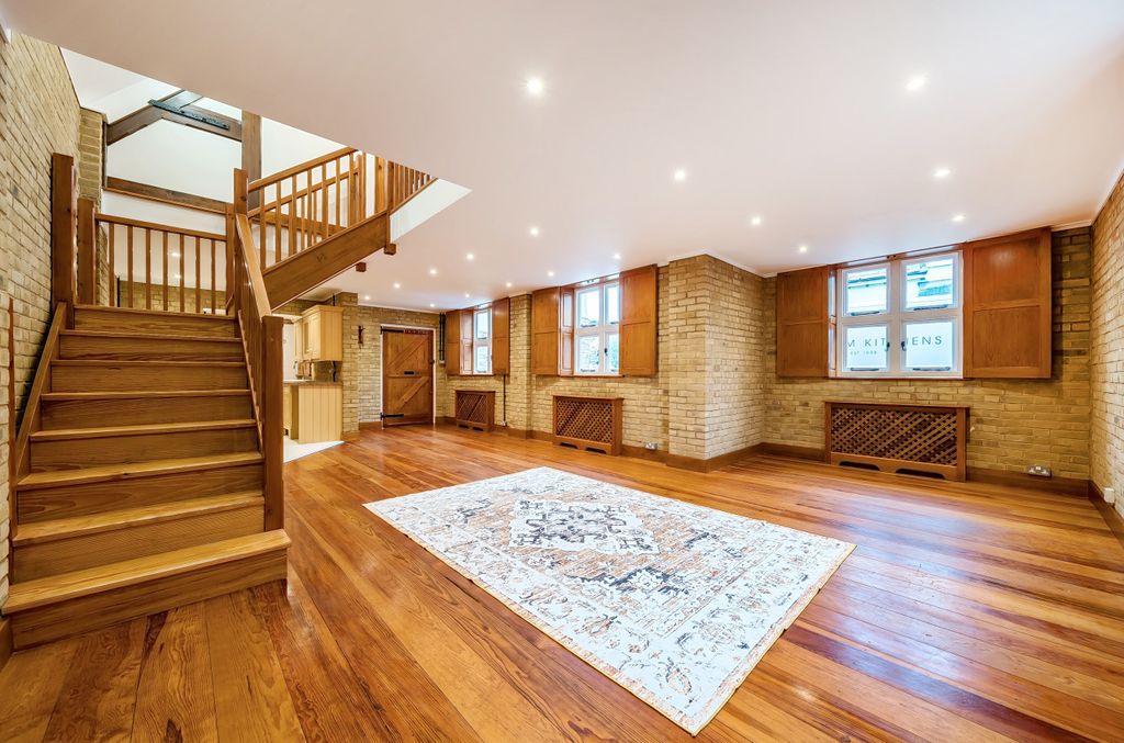 Property photo 2 of 11 Reception