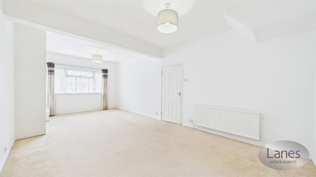 Property photo 3 of 24 Cam02479G0-Pr0028-Still010.Jpg