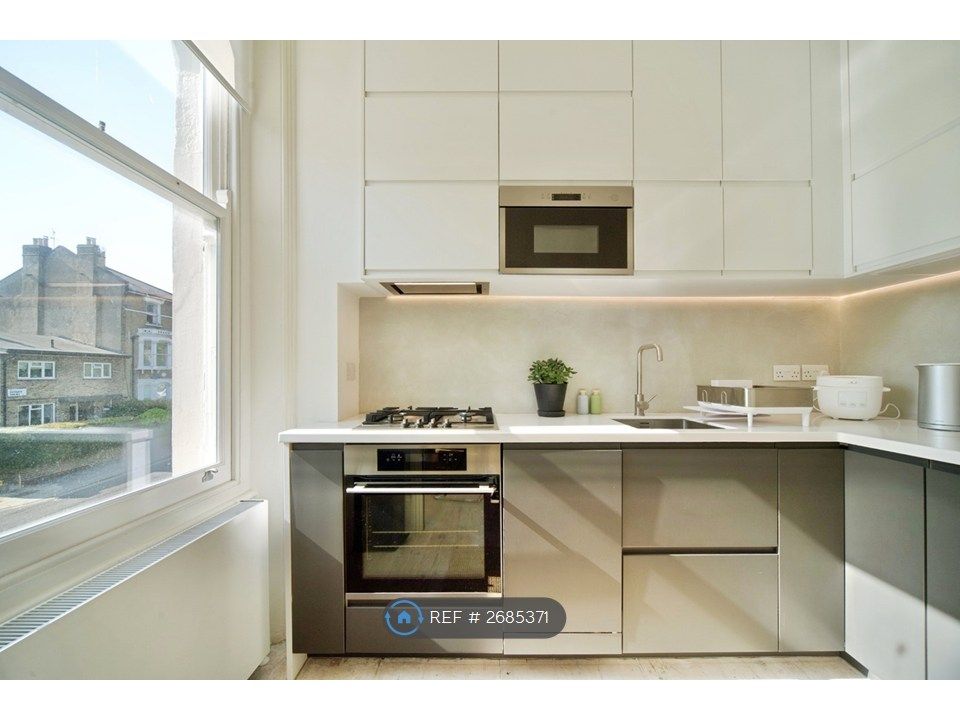 Property photo 2 of 20 Kitchen