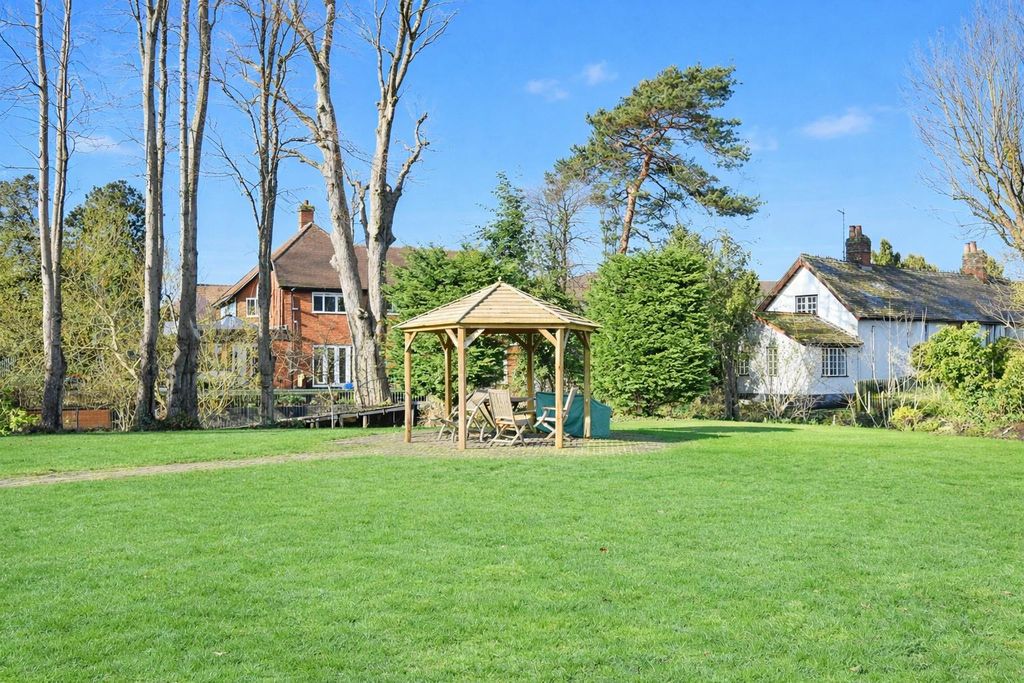 Property photo 2 of 19 Garden 1.Jpg