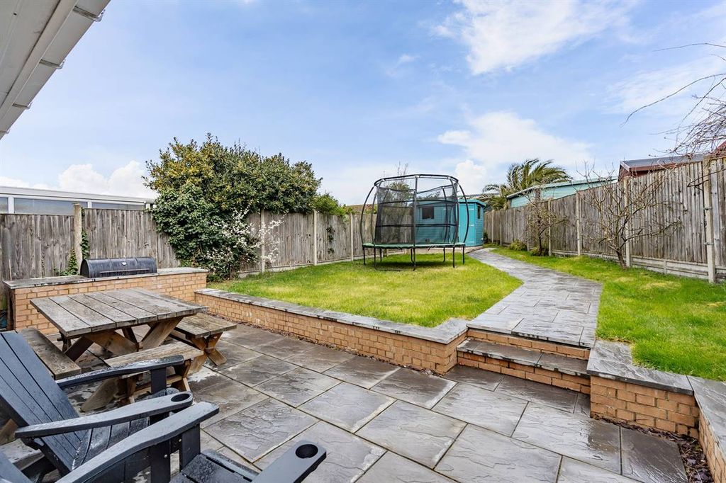 Property photo 3 of 22