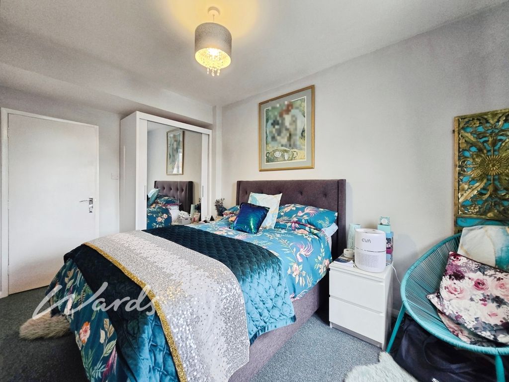 Property photo 3 of 10 200F1Bf2-4996