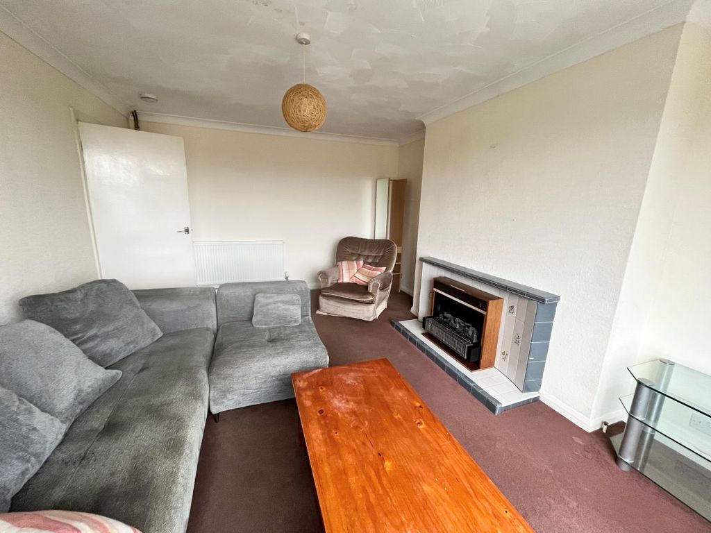 Property photo 2 of 14 Lounge